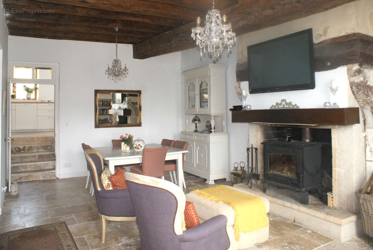 Maison à AUBETERRE-SUR-DRONNE