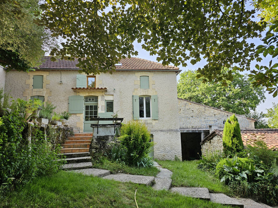 Maison à MONTPEZAT