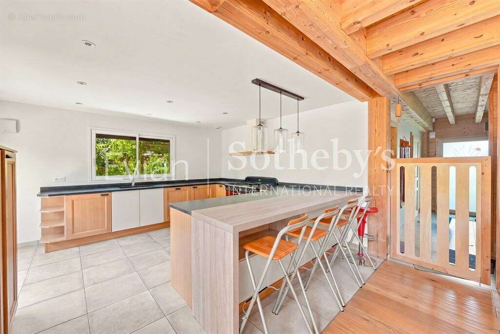 Neuvecelle, Maison contemporaine en ossature bois de 228 m² habitables. - photo 9