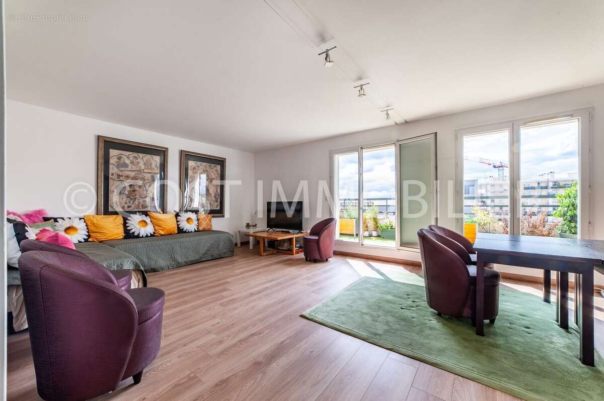 Appartement à COLOMBES