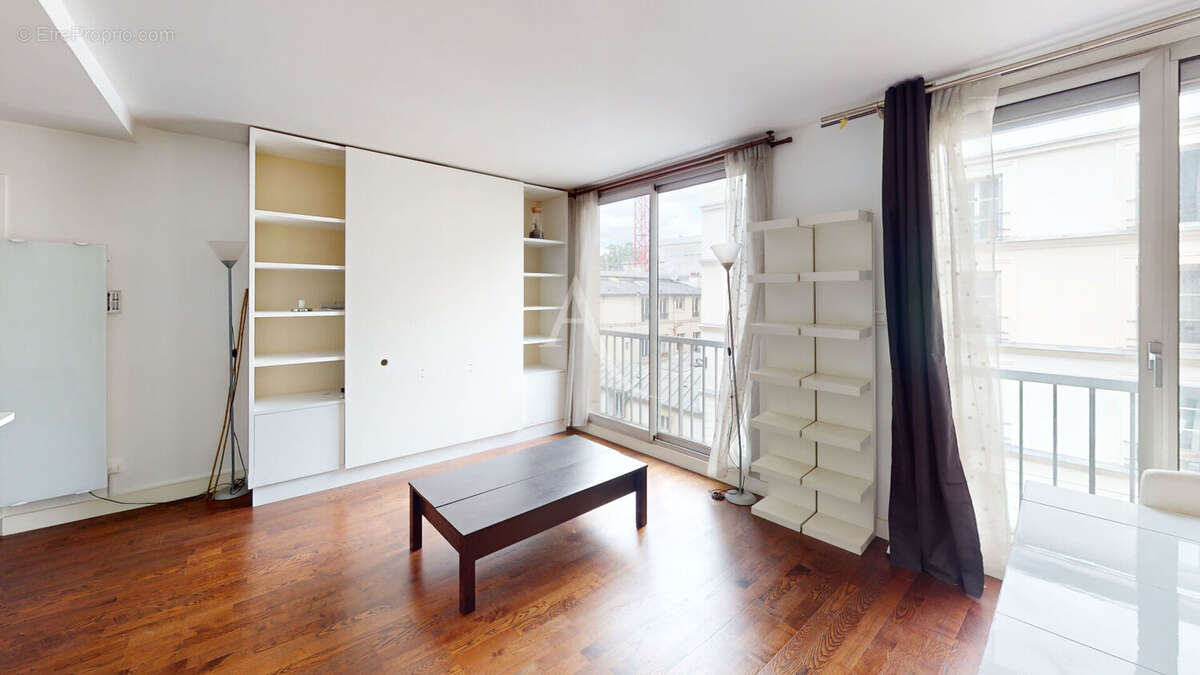 Appartement à PARIS-10E