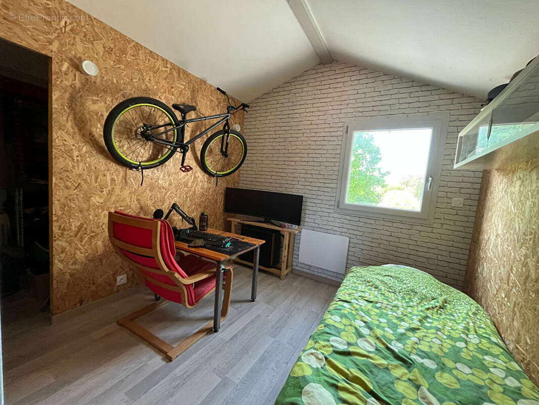 Maison de plain-pied - 6 pièces - 170 m² - Champmillon - photo 9