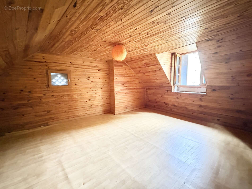 Maison à TERRASSON-LAVILLEDIEU