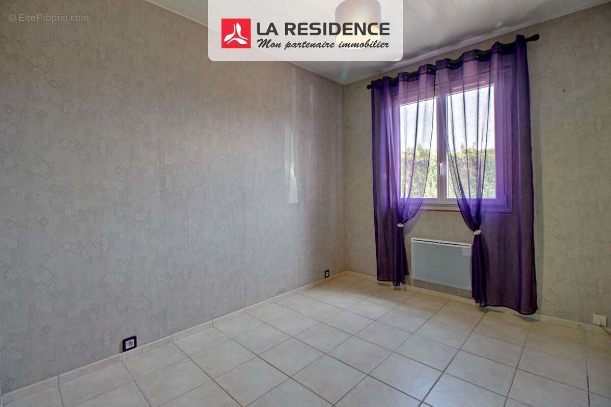 Maison à COURCELLES-SUR-SEINE