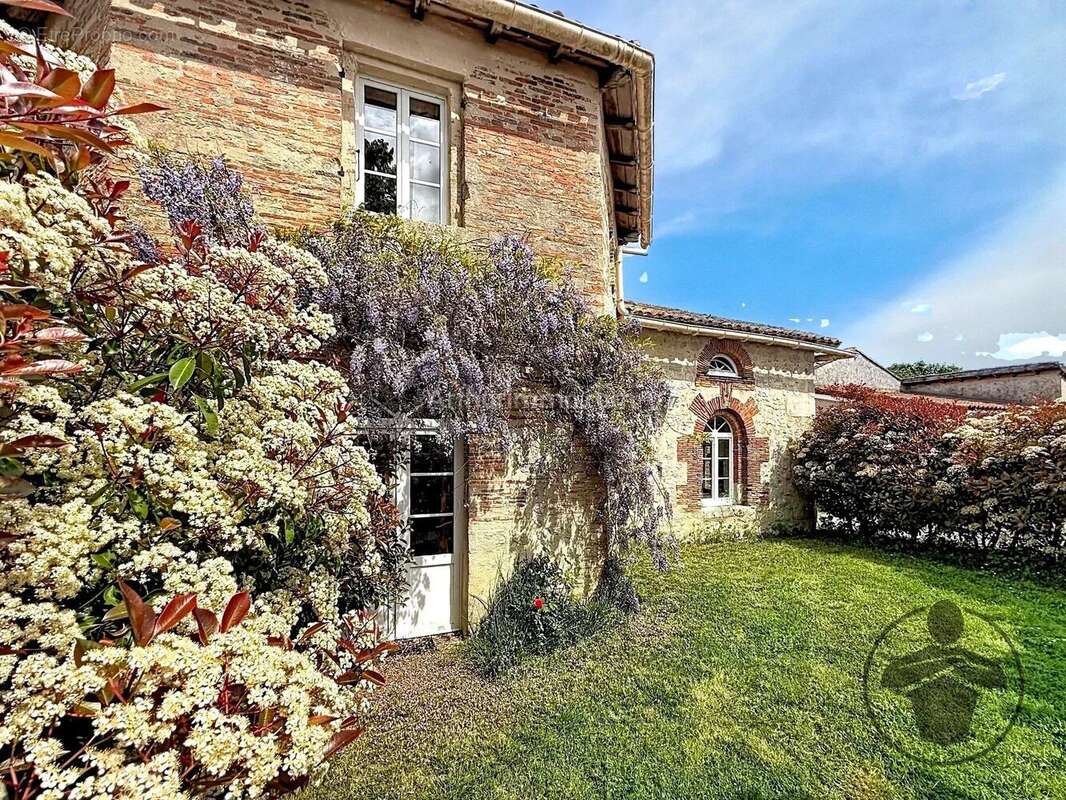 Maison à SAINT-MARTIN-DE-COUX