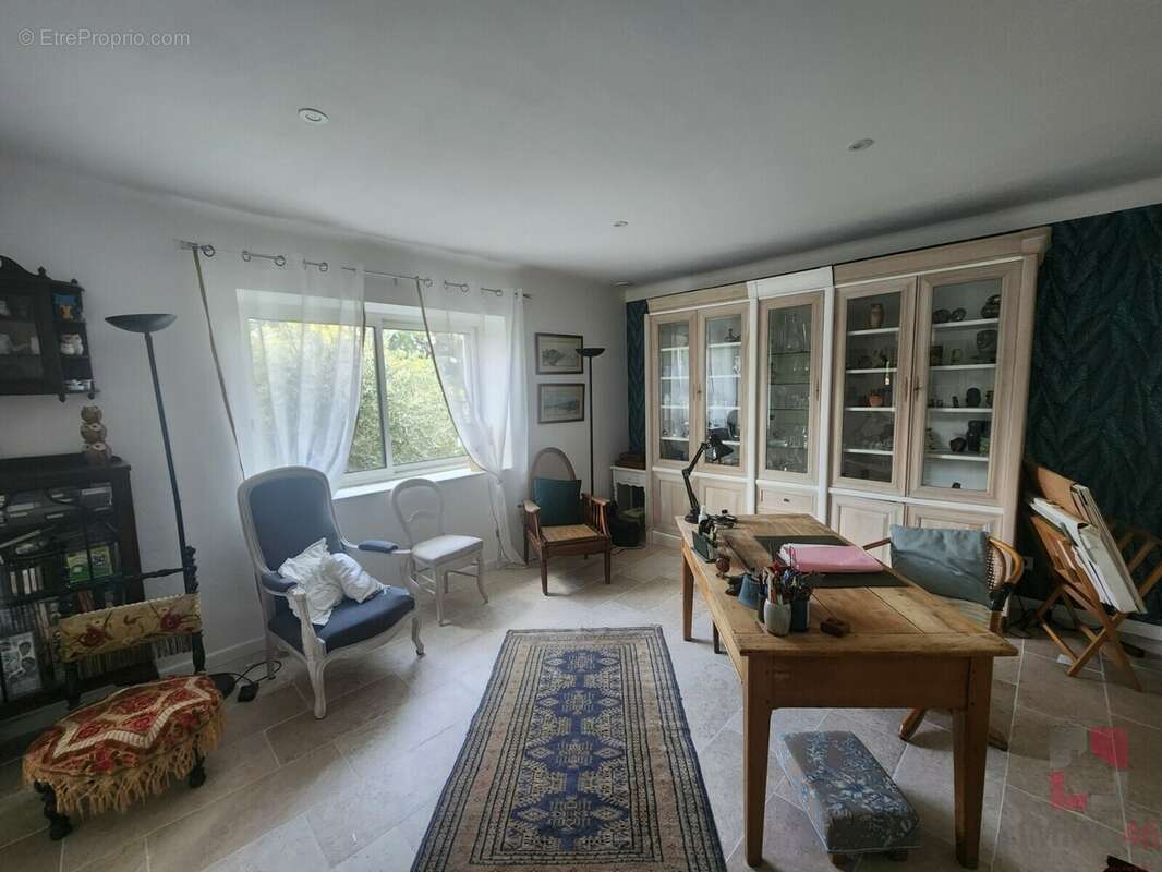 Maison 166 m² à Puy-L'eveque  - photo 5
