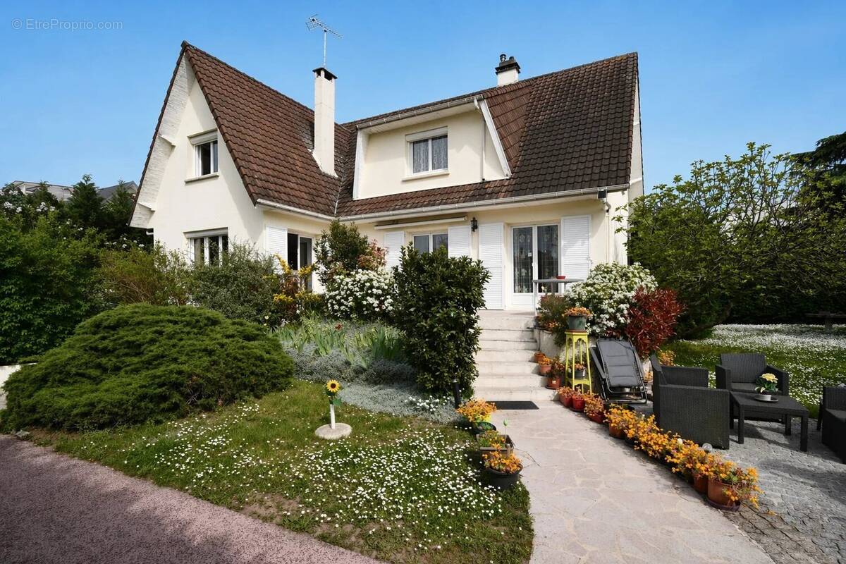 Maison à CROISSY-SUR-SEINE