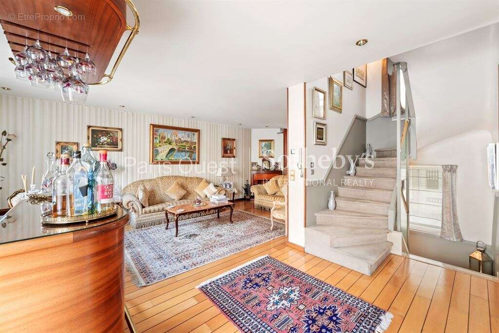 Maison à NEUILLY-SUR-SEINE