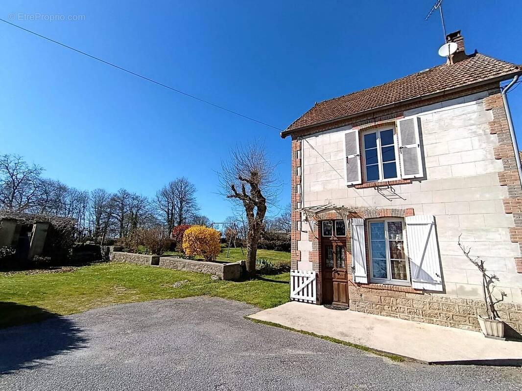 Maison à SAINT-PARDOUX-LE-NEUF