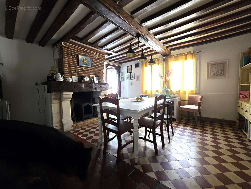 Maison à CORMEILLES