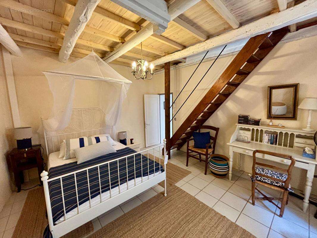 Maison en pierre rénovée avec piscine - photo 10