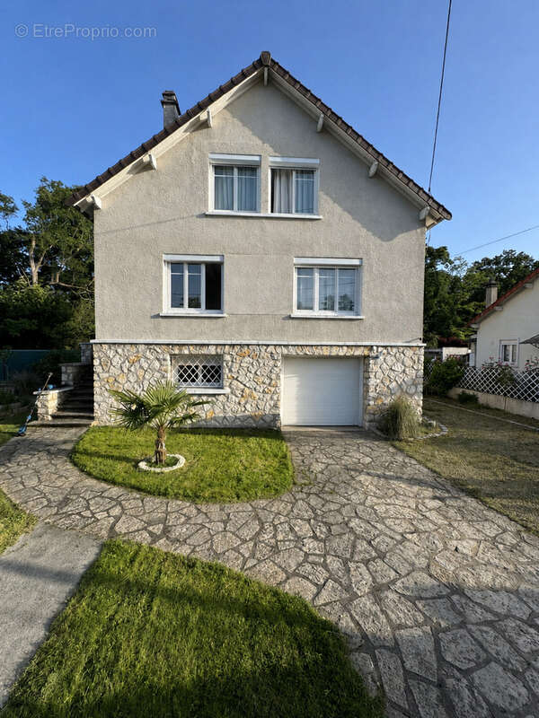 Maison à DAMMARIE-LES-LYS
