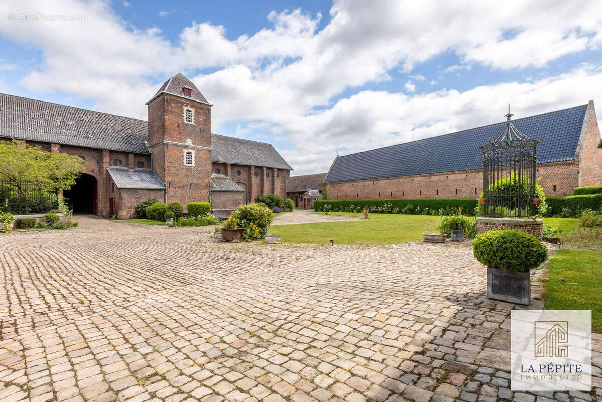 Domaine historique avec revenus locatifs immédiats et potentiel exceptionnel - photo 4