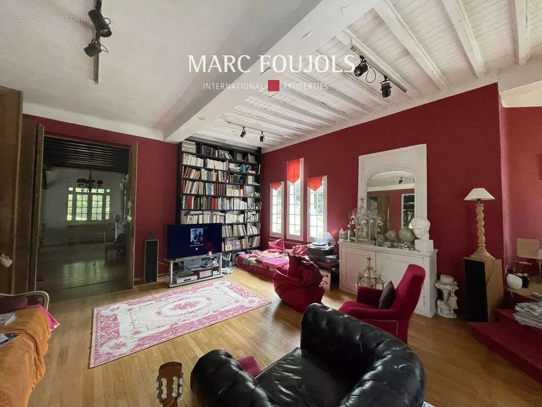 Maison à DAMPIERRE-EN-YVELINES