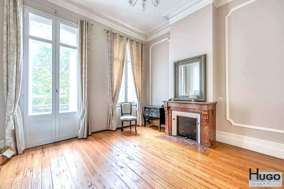 Bordeaux bastide- jardin botanique- ensemble immobilier 2 lots 380m² + cave 100m² + jardin 170m². - photo 2