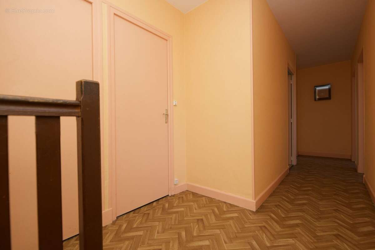 Maison 85 m² à Mauriac  - photo 8