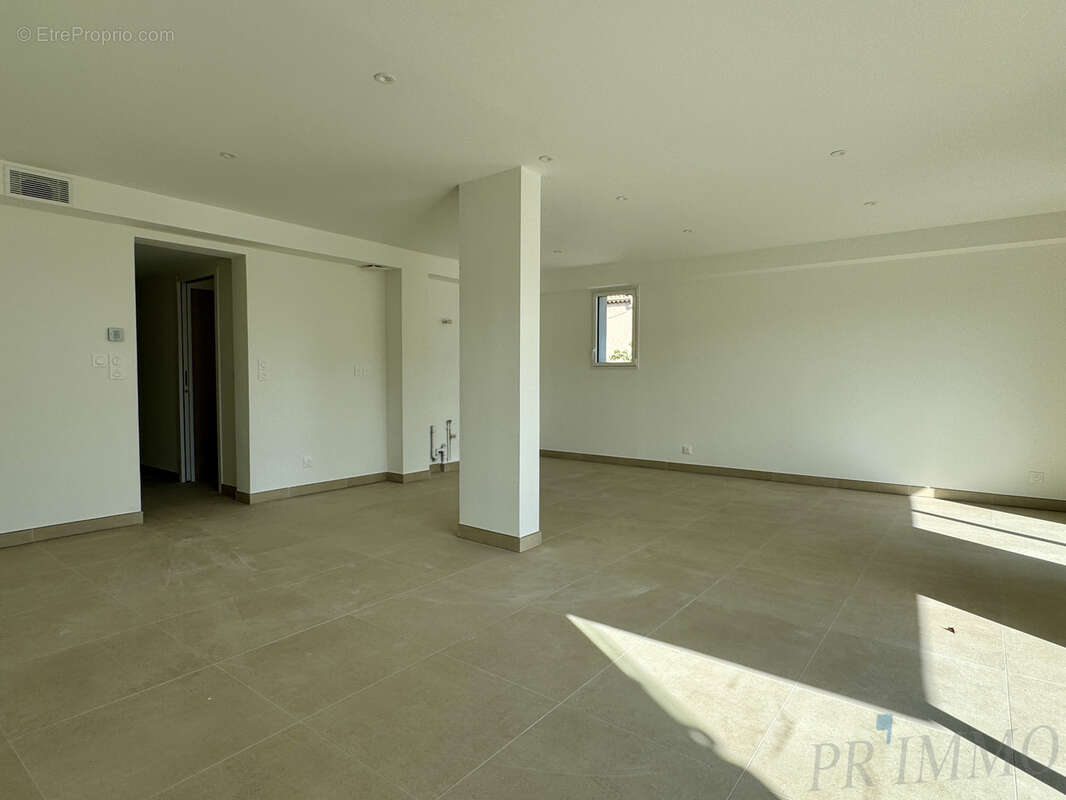 Port fréjus 2   appartement 3 pièces de 76 m2 avec jardin, terrasses et 3 parkings - photo 8