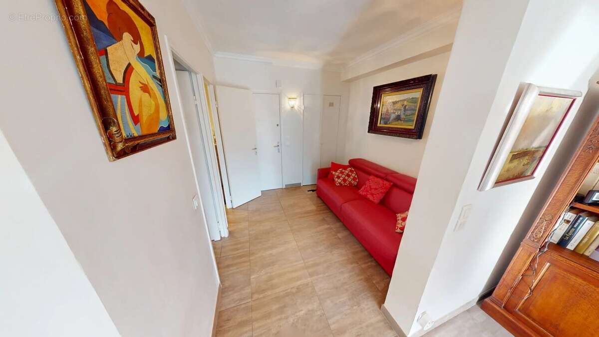 Appartement à VILLENEUVE-LOUBET