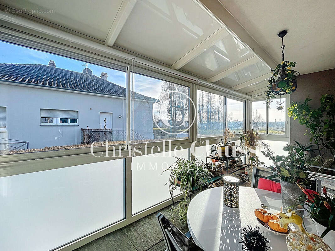 Maison à VILLAGE-NEUF