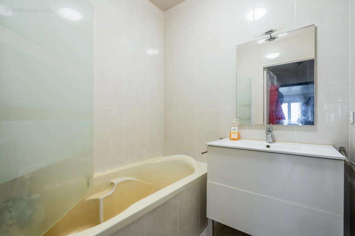 Appartement à PARIS-14E