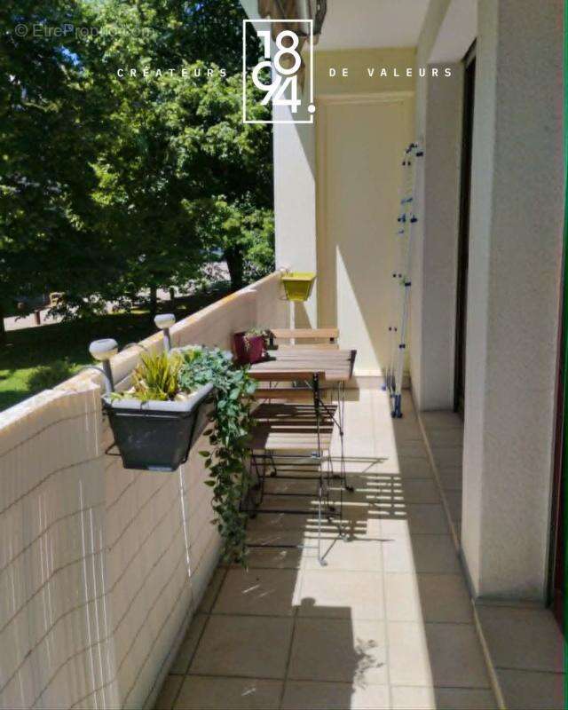 Appartement à MEYLAN