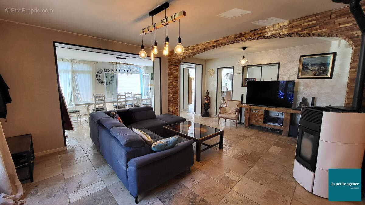 Maison 225 m² à Merville-Franceville-Plage  - photo 4