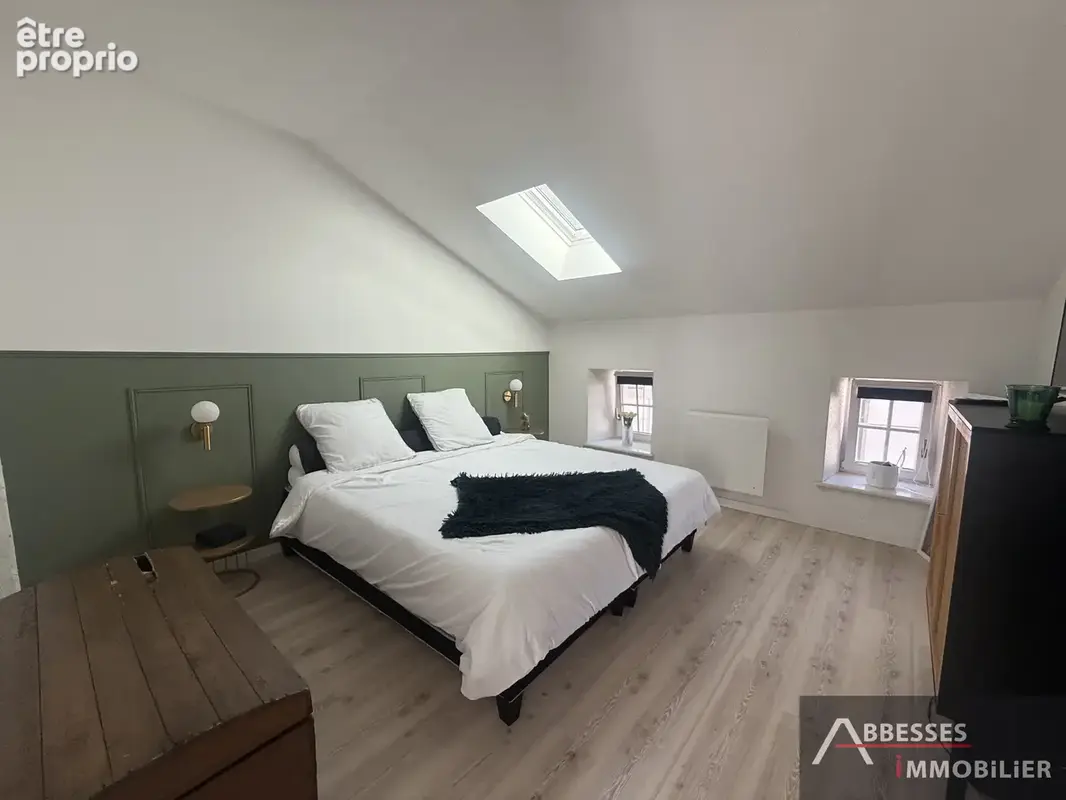 EN EXCLUSIVITÉ - CENTRE VILLE : Au 2ème et dernier étage : Superbe appartement esprit loft de type F5 - photo 17