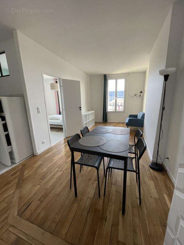 Appartement à CHARENTON-LE-PONT