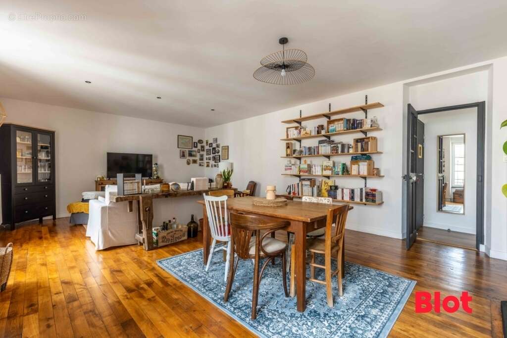 Appartement à FOUGERES