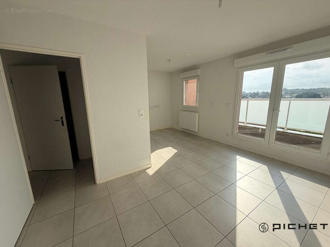 Eysines - 2 pièce(s)  45 m² avec double terrasse - photo 3