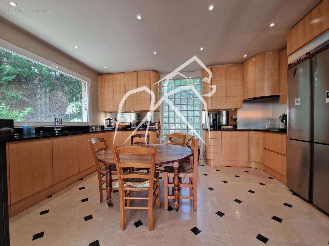 Maison à MONT-SAINT-AIGNAN