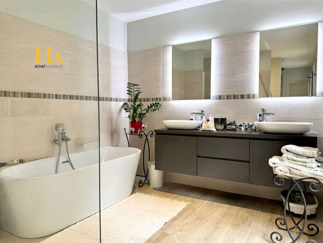 Maison à MONTELIMAR