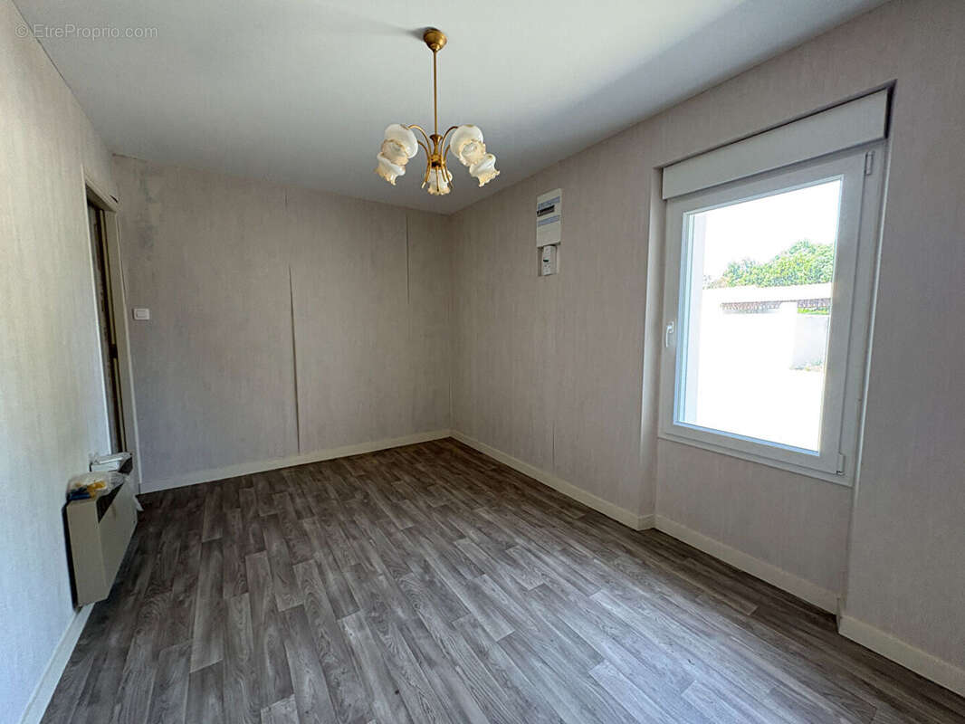 Maison à CHATEAUNEUF