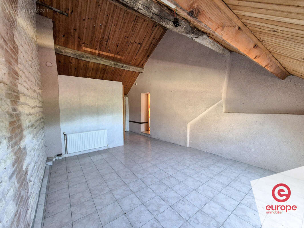 Maison à DORNECY