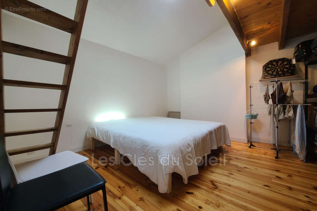 Appartement à CUERS