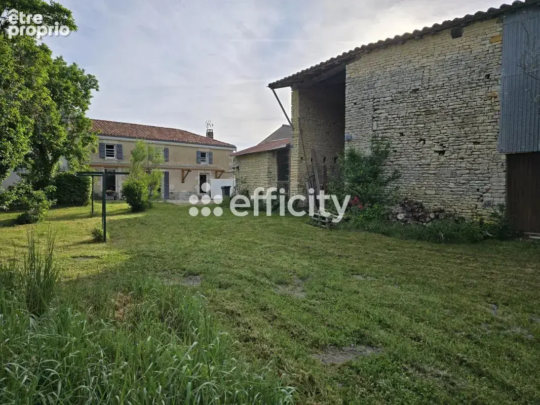 Maison 122 m² à Saint-Hilaire-La-Palud  - photo 10
