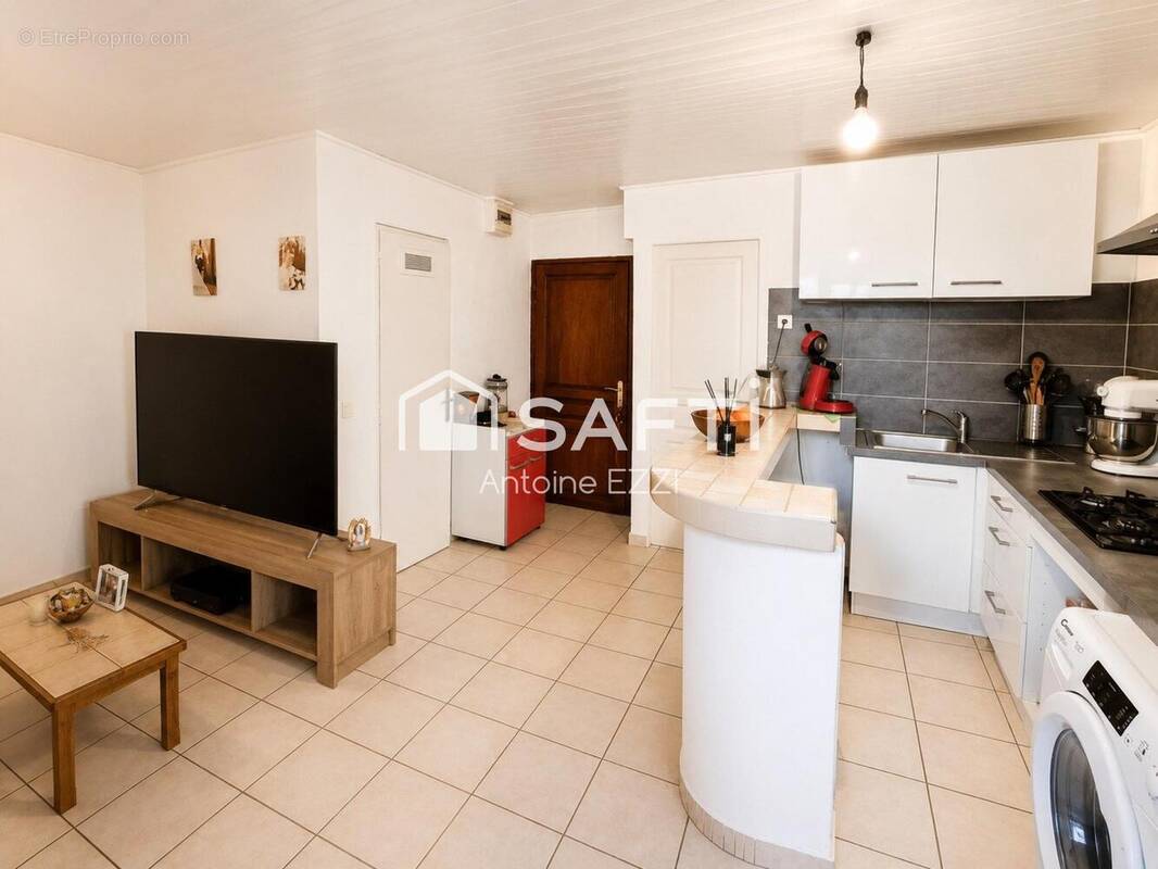 Photo 1 - Appartement à EYGUIERES