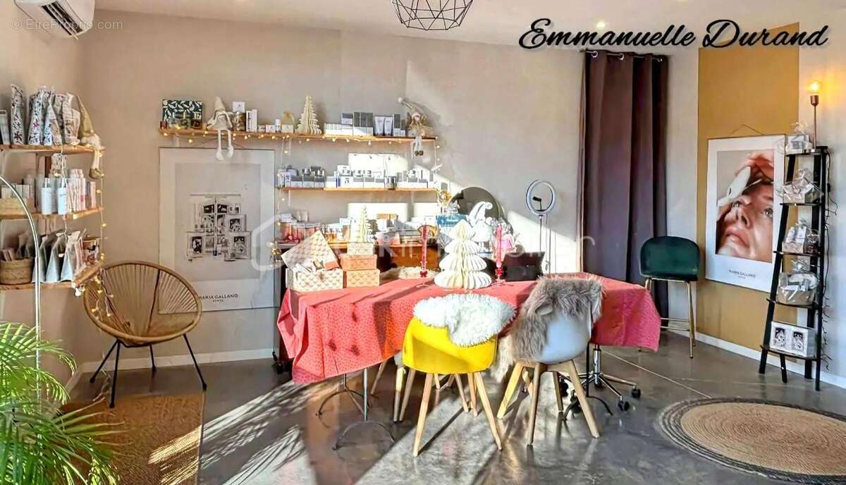 Commerce à SAINT-PAUL-TROIS-CHATEAUX