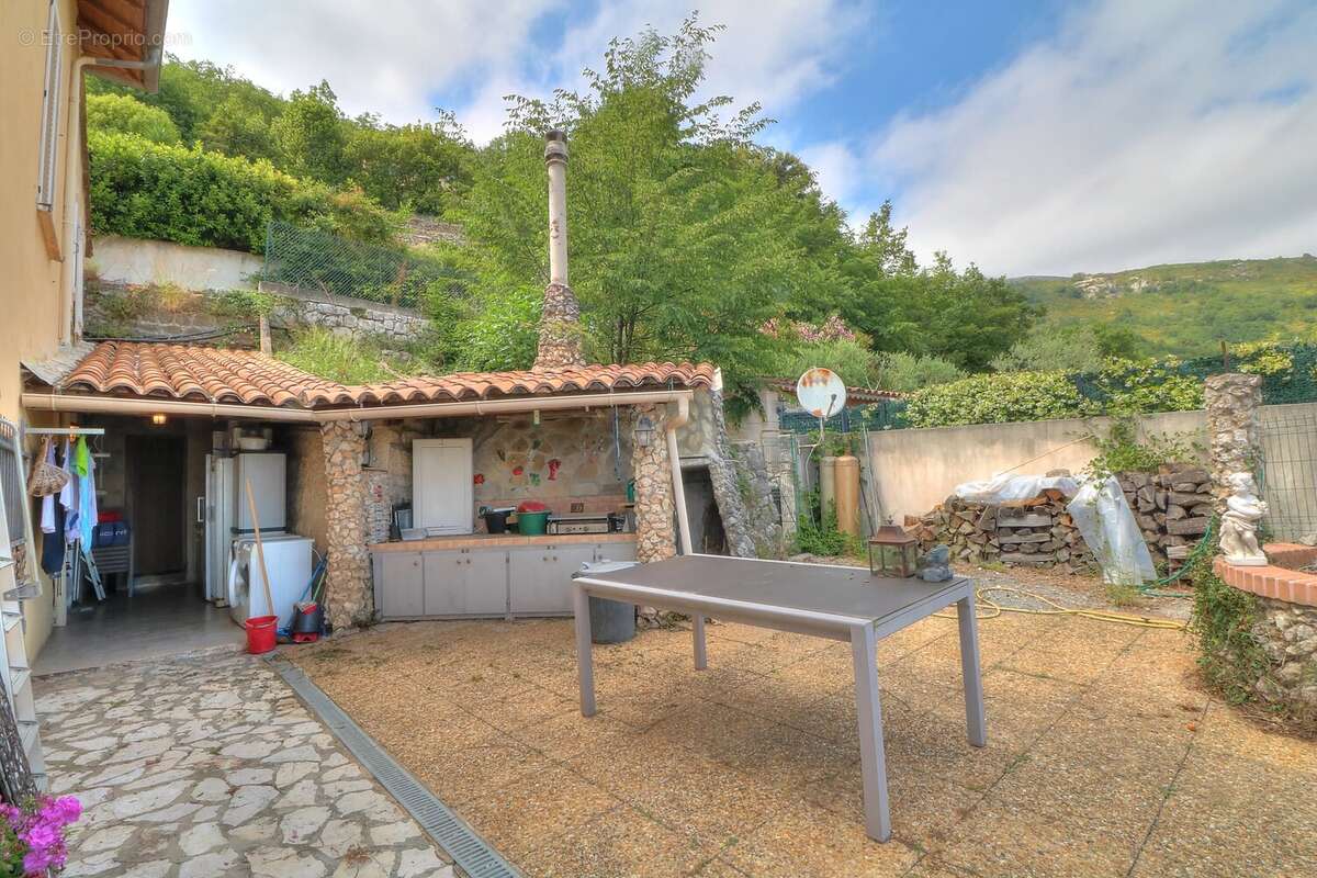 Maison à TOURRETTES-SUR-LOUP