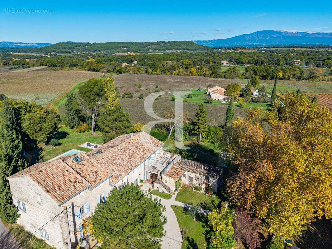 Maison à PERNES-LES-FONTAINES