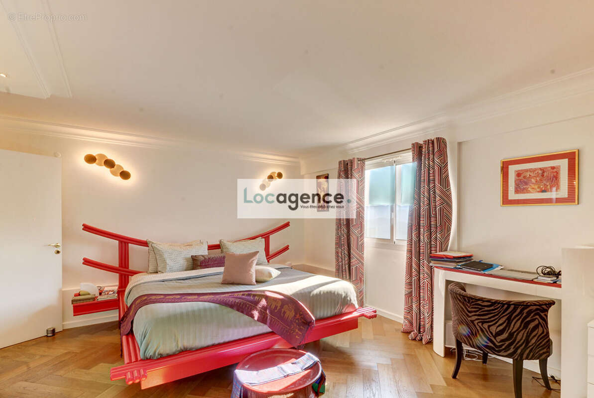 Appartement à MANDELIEU-LA-NAPOULE