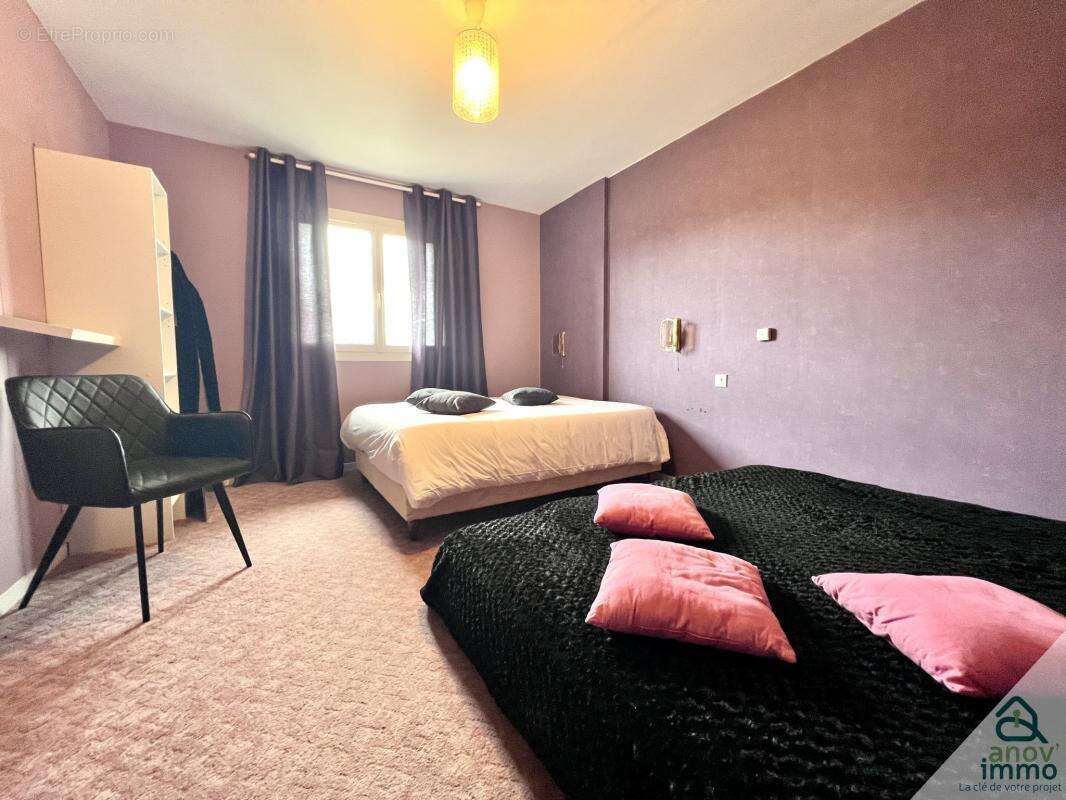 Commerce à NIEUIL-L'ESPOIR