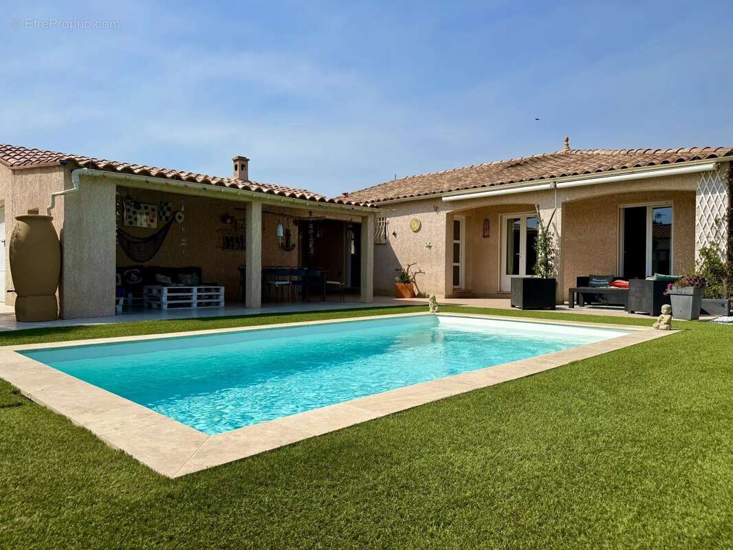Superbe villa avec piscine sur belle parcelle de terrain arborée - photo 25