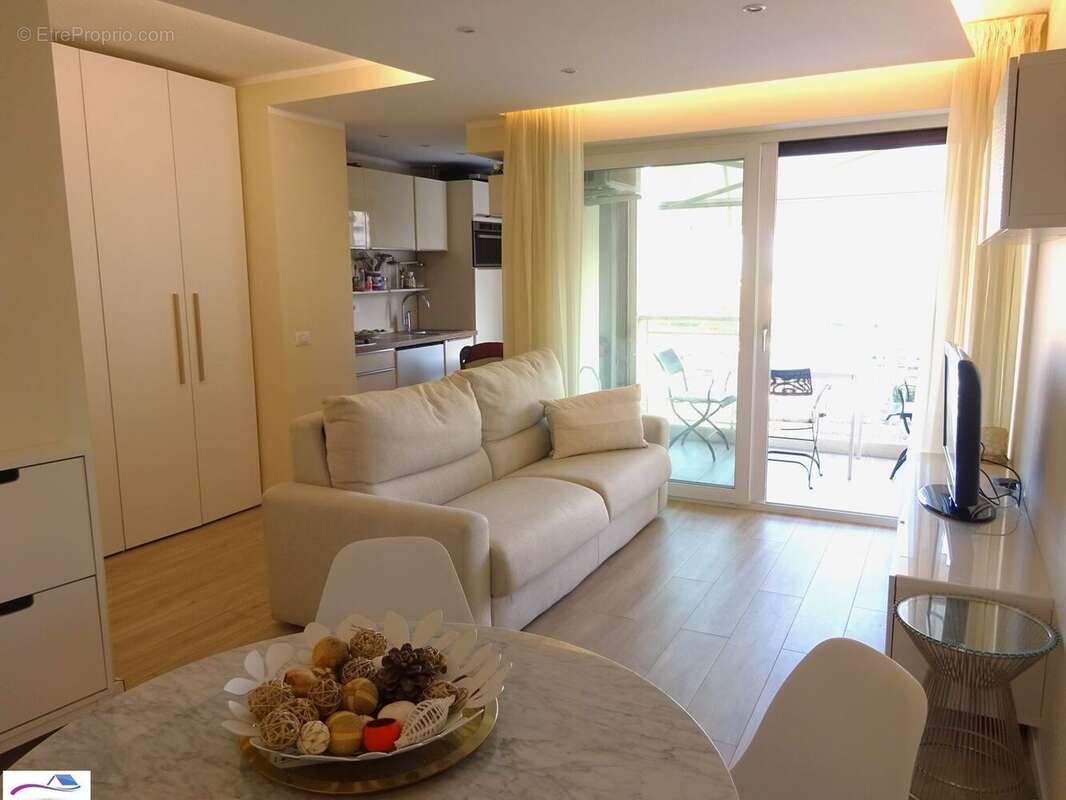 Appartement à MANDELIEU-LA-NAPOULE