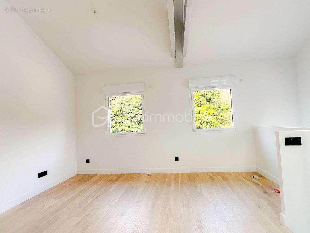 Maison à CHAMPAGNE-AU-MONT-D&#039;OR