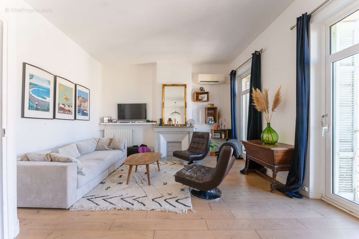 Appartement à MARSEILLE-6E