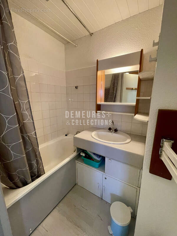 Salle de bain - Appartement à LA COTE-D'AIME