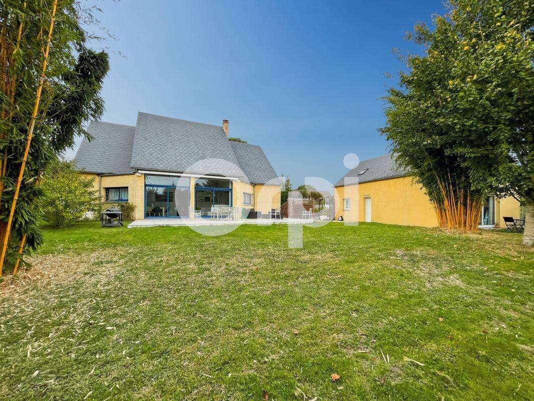 Maison à SAINT-SEBASTIEN-DE-MORSENT