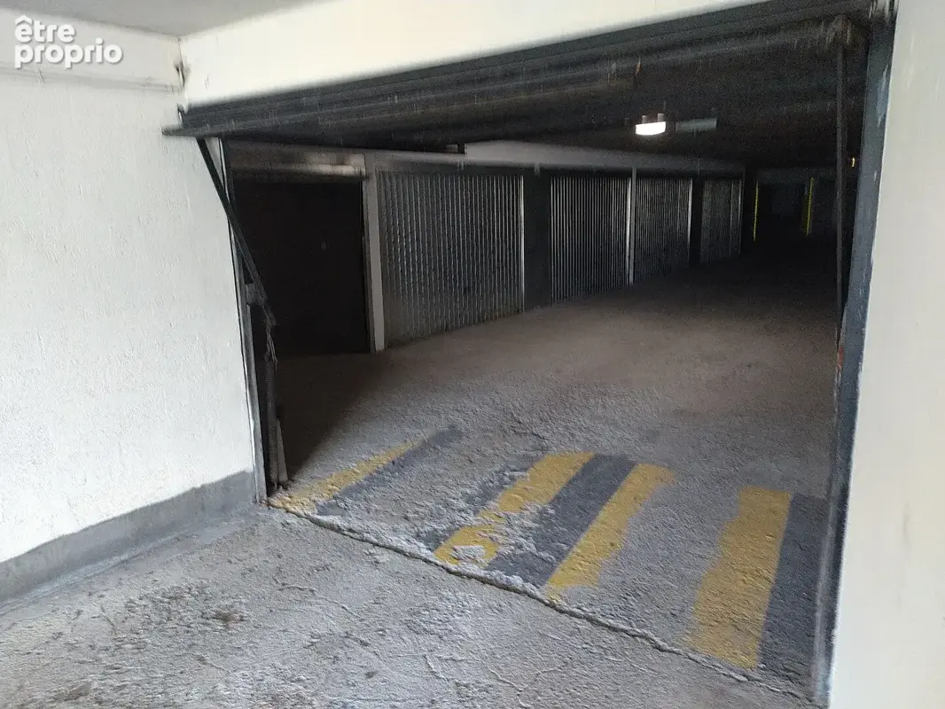 Parking à vendre à Enchastrayes (04400) - photo 2
