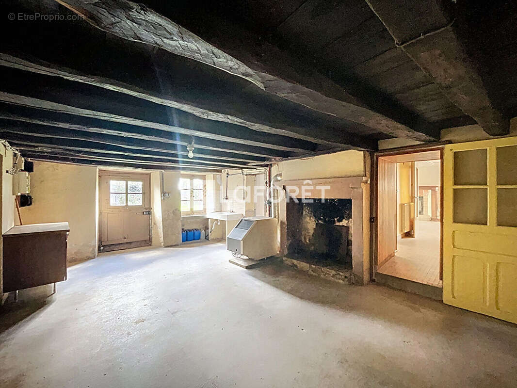 Maison à BAINS-SUR-OUST